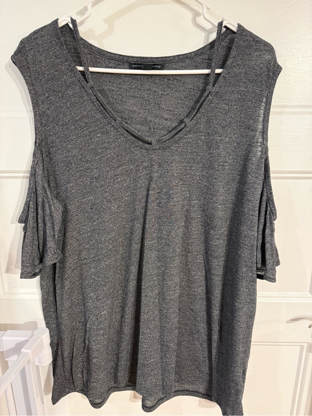 Signature Studio Charcoal Gray Cold-Shoulder V-Neck Tee